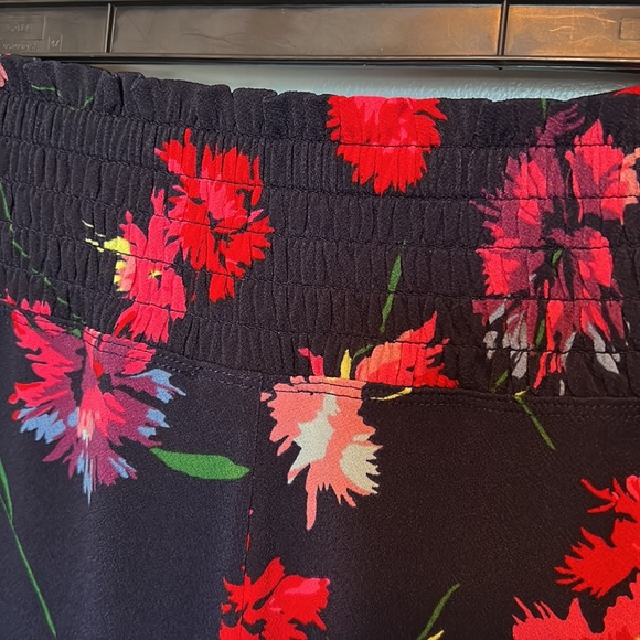 Express Pants - Picture 4 of 4